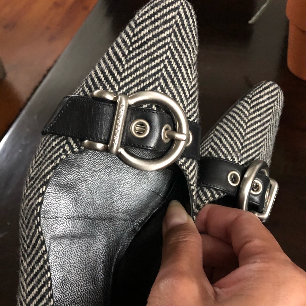 Clearance SALE! Burberry signature buckle. - Picture 8 of 12